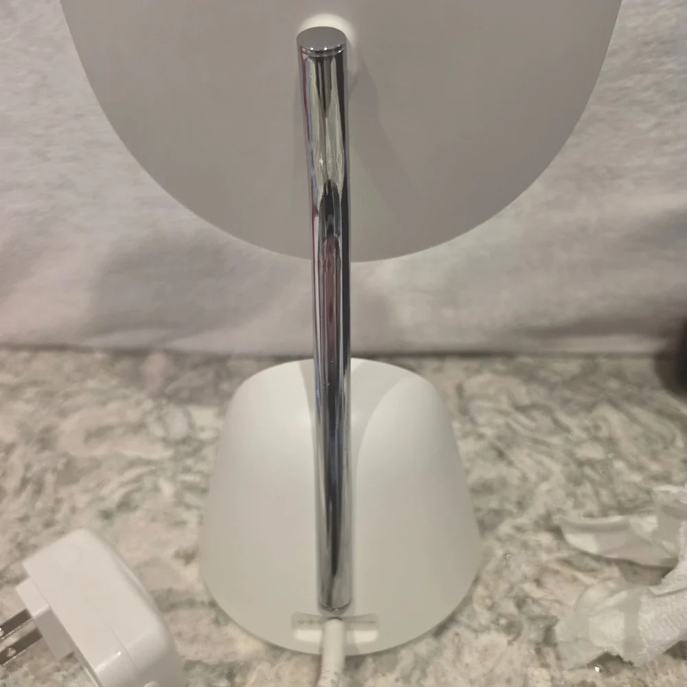 WILIT LED Makeup Mirror with Qi Wireless Charging Base White Oval Touch Control